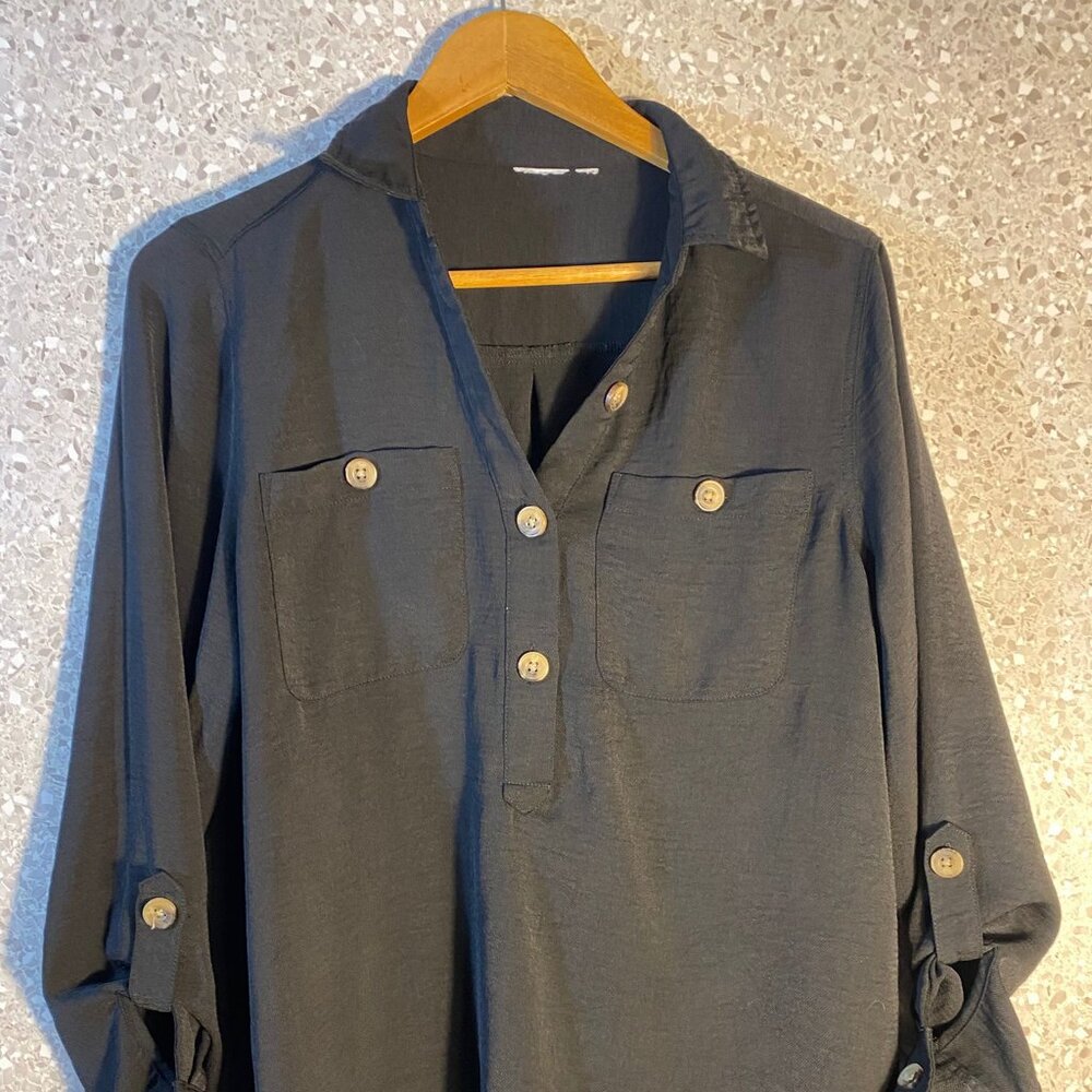 ✨ Black Long-Sleeve Shirt – Size L ✨